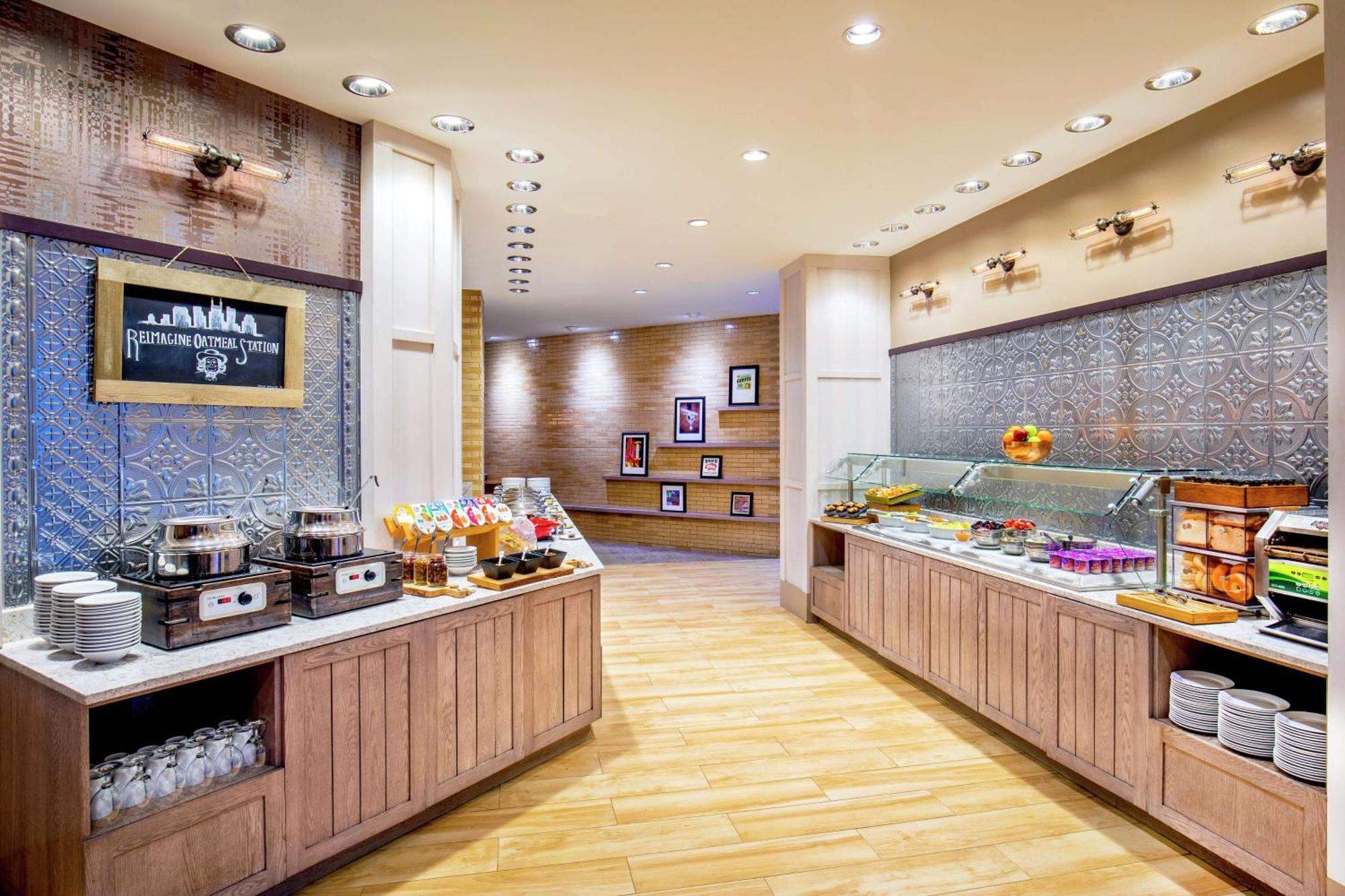 纳什维尔市区希尔顿逸林酒店 外观 照片
